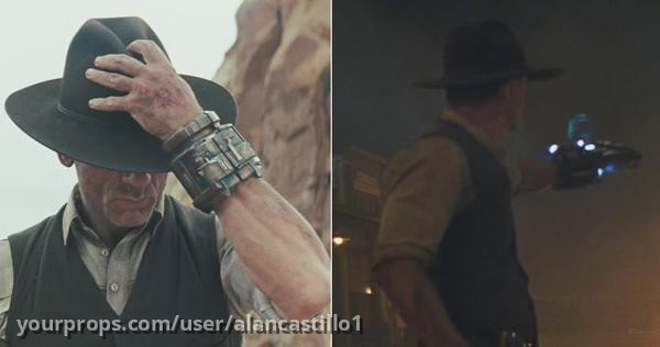 Weapon Gauntlet – Cowboys & Aliens (2011) – image 2