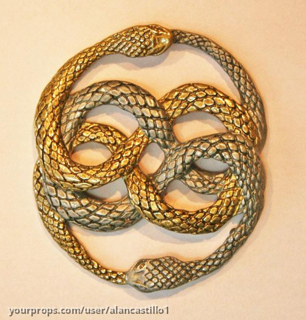 The Auryn – The NeverEnding Story (1984) – image 1