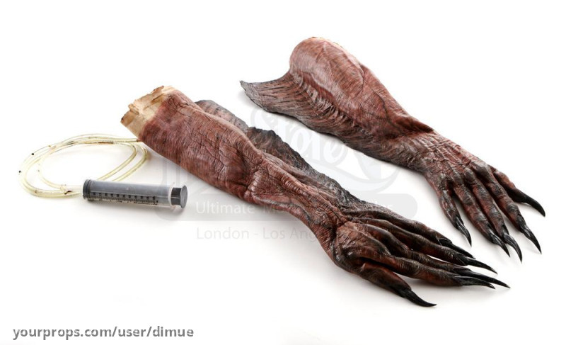 Queen Vampire Hero SFX claws w blood tube – Priest (2011) – image 1