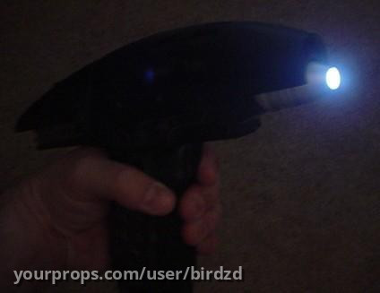 Master Replicas Assault Phaser – Star Trek VI: The Undiscovered Country (1991) – image 3