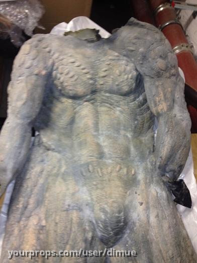 Creeper fullbody foamsuit, hands and feets from policestation scenes w. scenetag – Jeepers Creepers (2001) – image 2