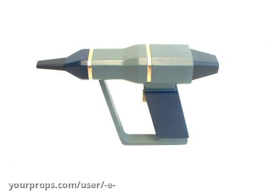 Low Yield Phaser – Star Trek: The Next Generation (1987) – image 2