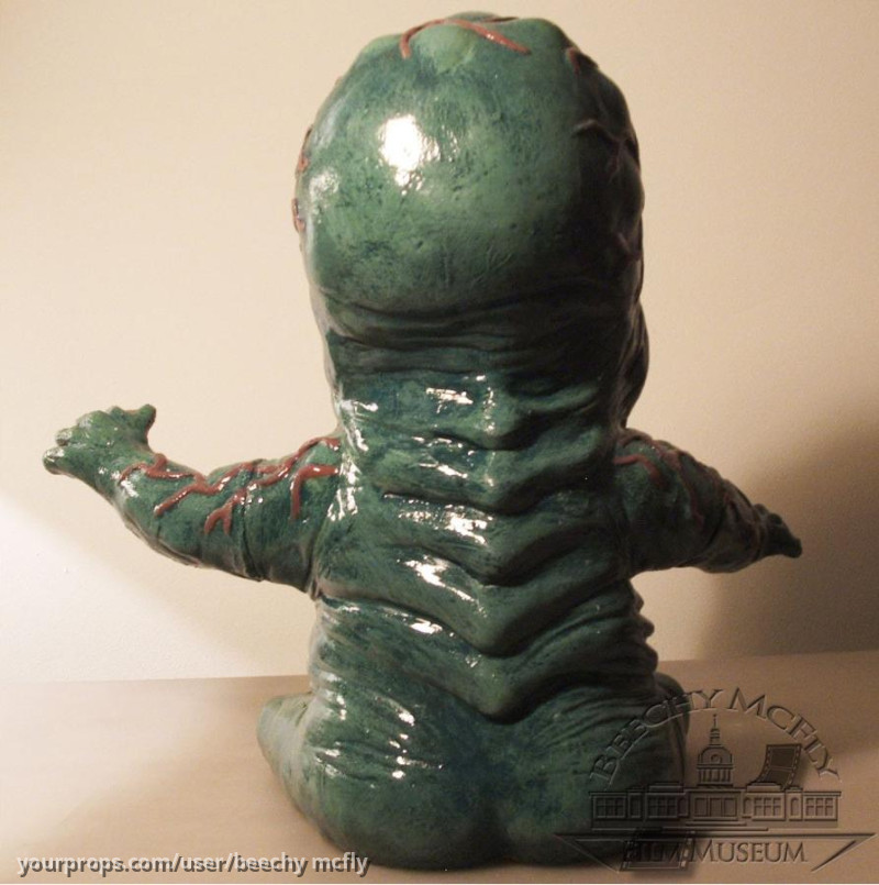 Visitor Baby.. – V (1983) – image 5