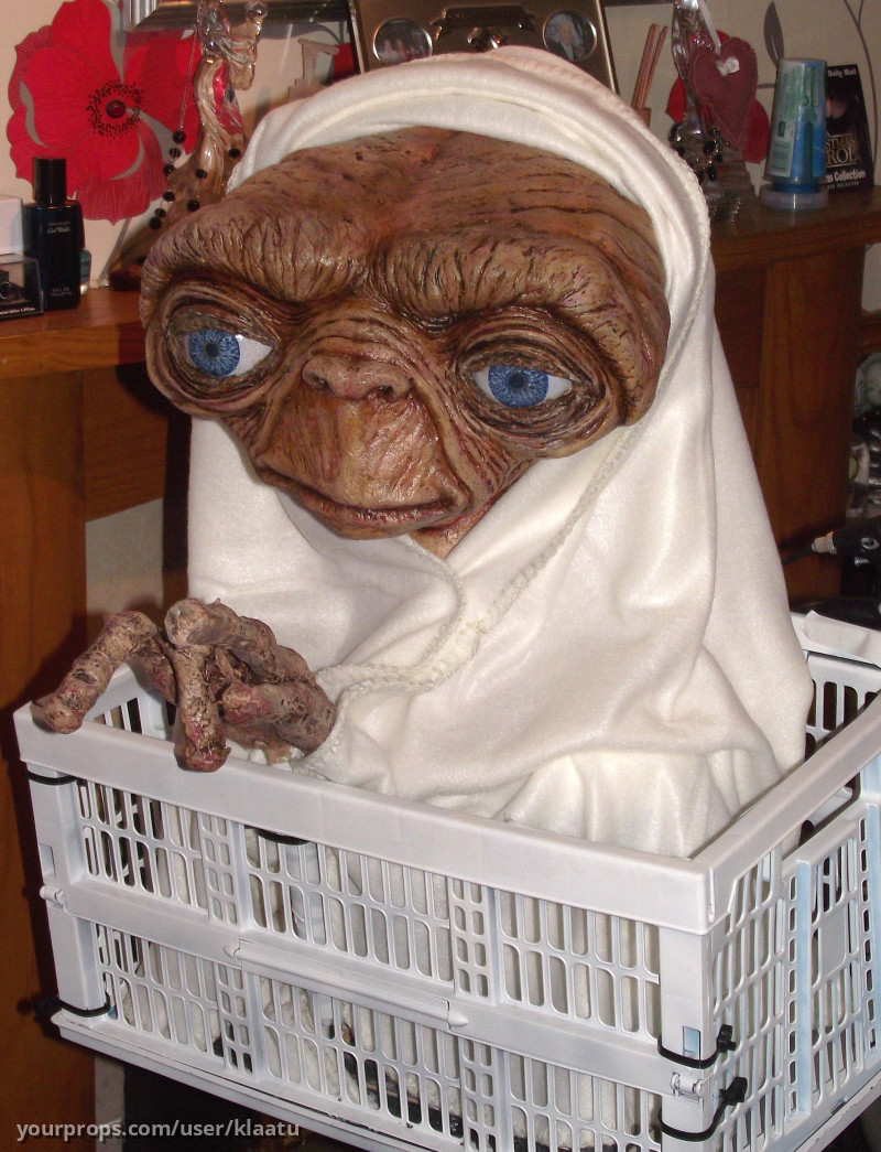 LIFESIZE E.T, BUST – E.T. the Extra-Terrestrial (1982) – image 2