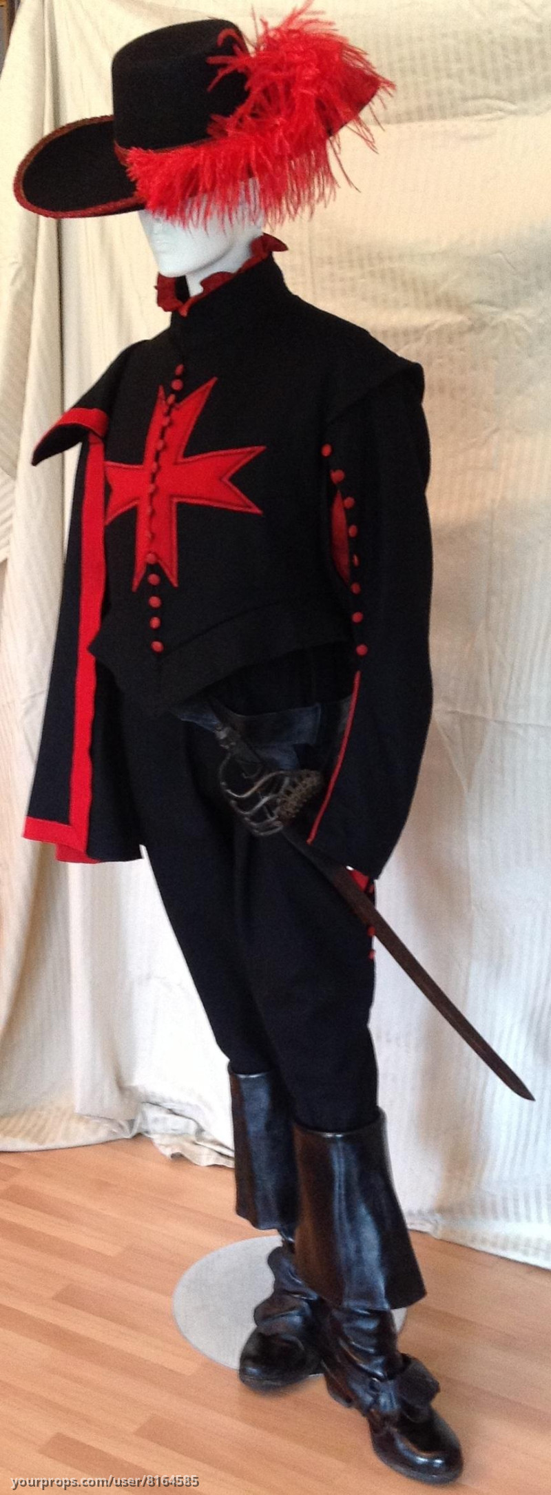 The Three Musketeers 2011 Cardinals Guard Costume – The Three Musketeers (2011) – image 2