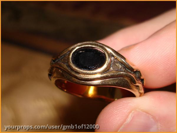 Vilya, The Ring of Elrond (10k Gold) – The Lord of the Rings: The Fellowship of the Ring (2001) – image 1