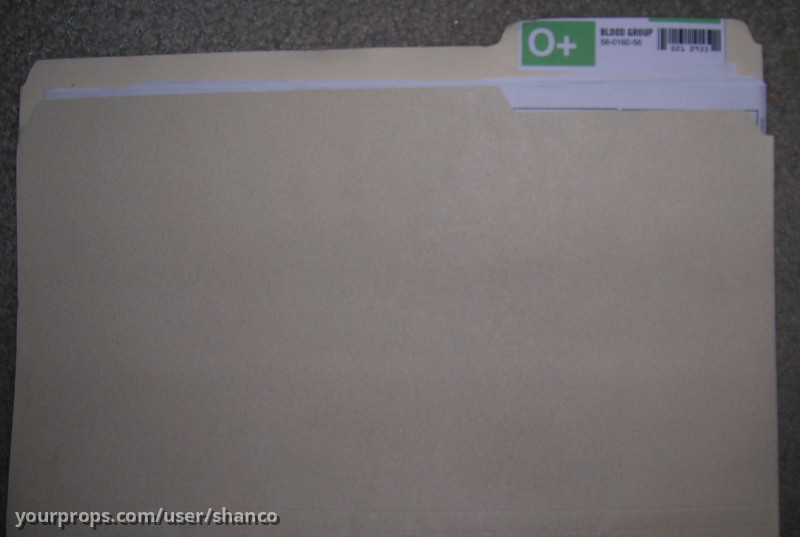 Medical record folder (O+) – Star Trek: Enterprise (2001) – image 1