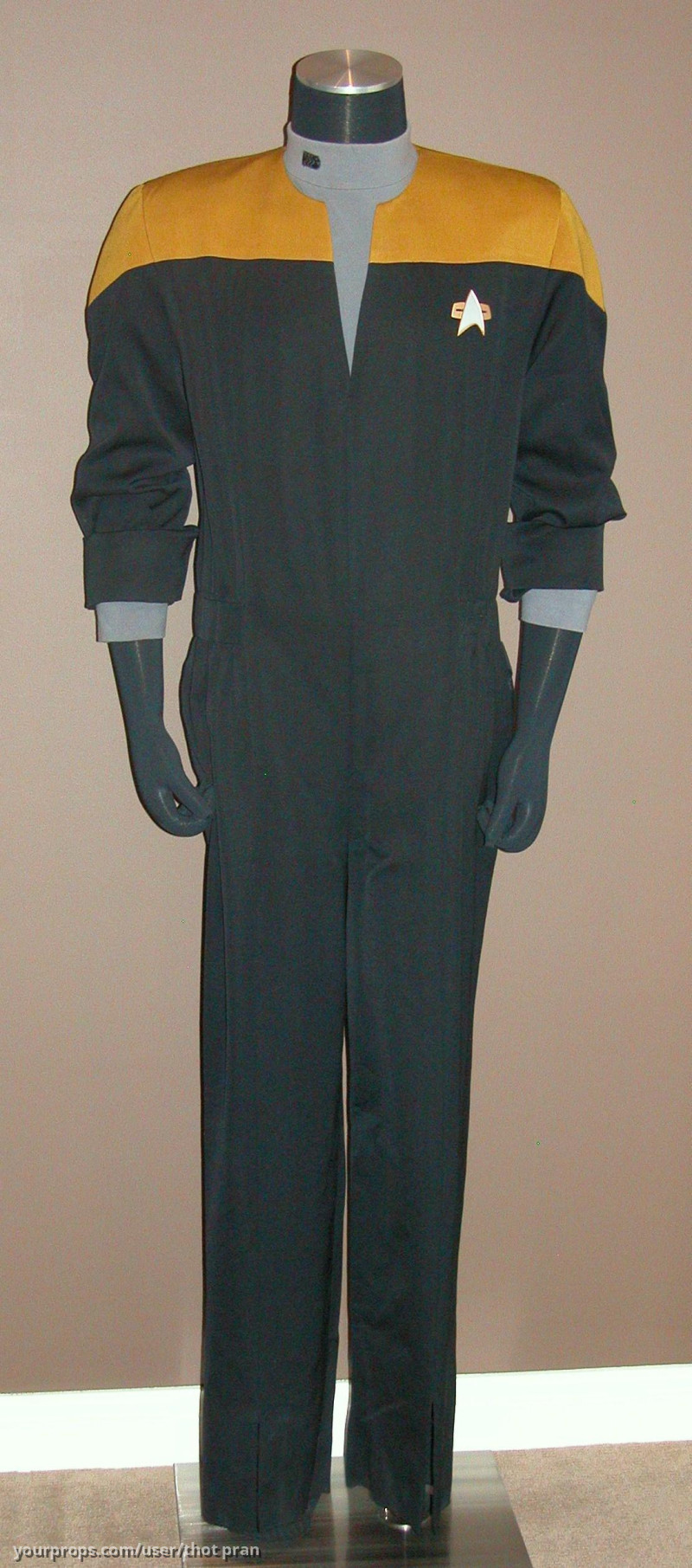 Chief Miles O'Brien VOY-style Duty Uniform – Star Trek: Deep Space Nine (1993) – image 1