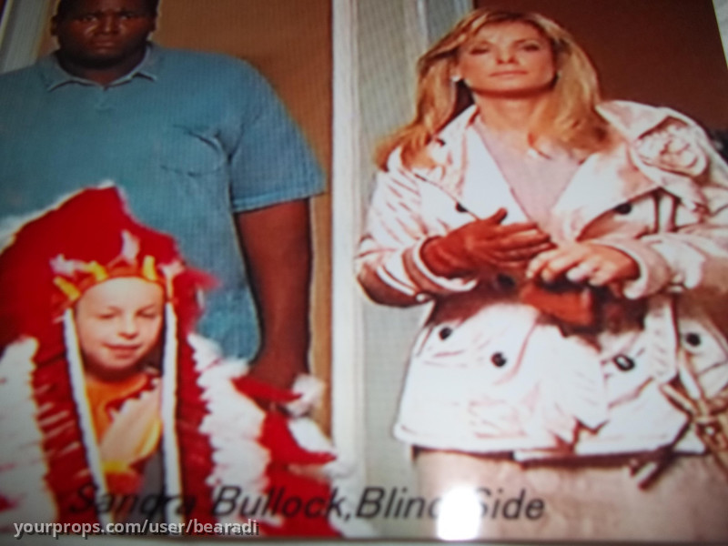Sandra Bullock, Blind Side Jacket, Sweater, Skirt, Gloves – The Blind Side (2009) – image 2