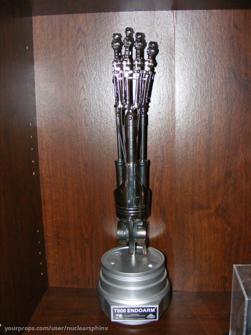 HCG T-800 Endoskeleton Arm in Vac chamber – Terminator 2: Judgment Day (1991) – image 1