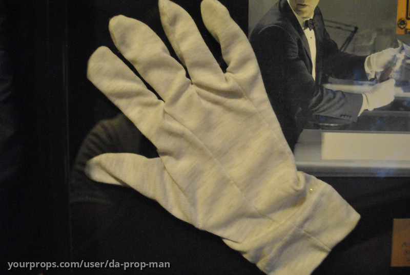 Nicolas Cage Screen Worn Glove Disney COA – National Treasure (2004) – image 2