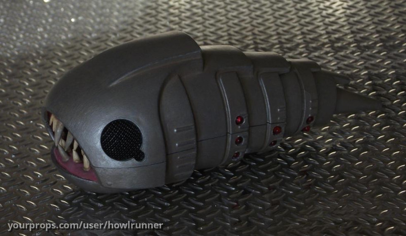 Cybermat prop replica – Doctor Who (2005) – image 2