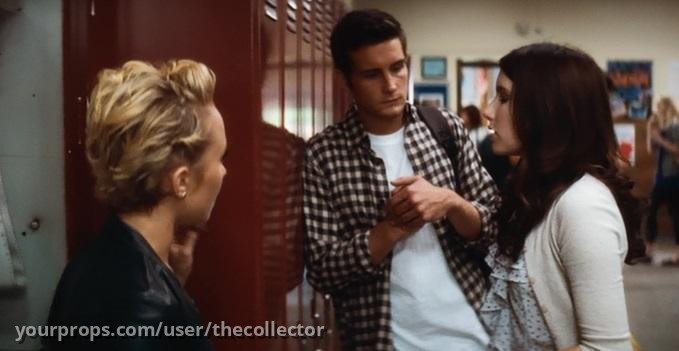 Trevor Sheldon's (Nico Tortorella) Jeans – Scream 4 (2011) – image 4