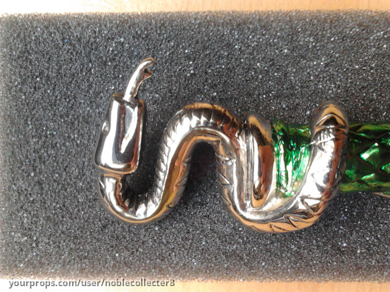 The house pen of Slytherin – Harry Potter and the Sorcerer's Stone (2001) – image 3