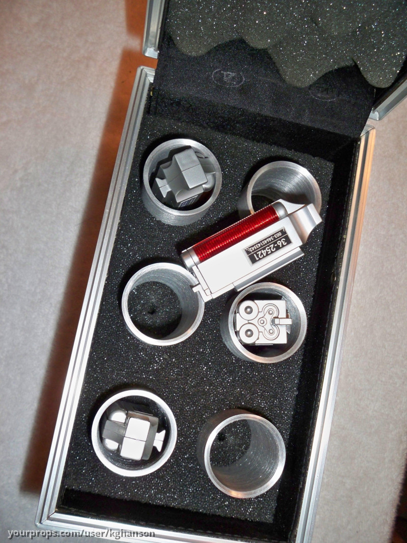 Phase Pistol Power Cells and Case – Star Trek: Enterprise (2001) – image 3