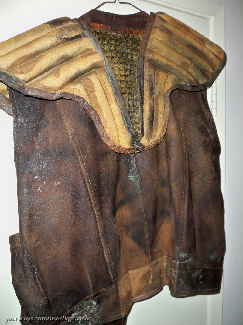 Maquis Vest - Lt. Ayala – Star Trek: Voyager (1995) – image 2