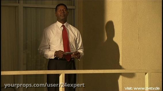 PRESIDENT DAVID PALMER'S DAY 1 DRESS SHIRT – 24 (2001) – image 4