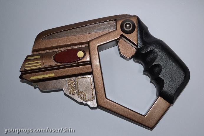 Bajoran Phaser – Star Trek: Deep Space Nine (1993) – image 1