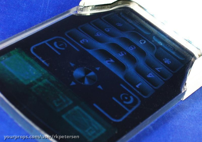 Jae Kim Mobile Phone – RoboCop (2014) – image 2