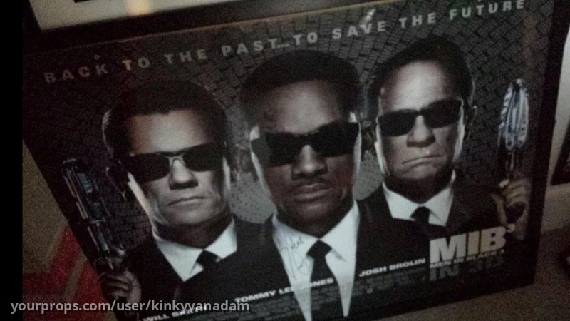 premiere board signed by Will Smith – Men in Black³ (2012) – image 1