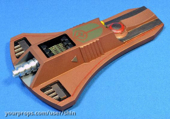 Ferengi phaser – Star Trek: The Next Generation (1987) – image 2