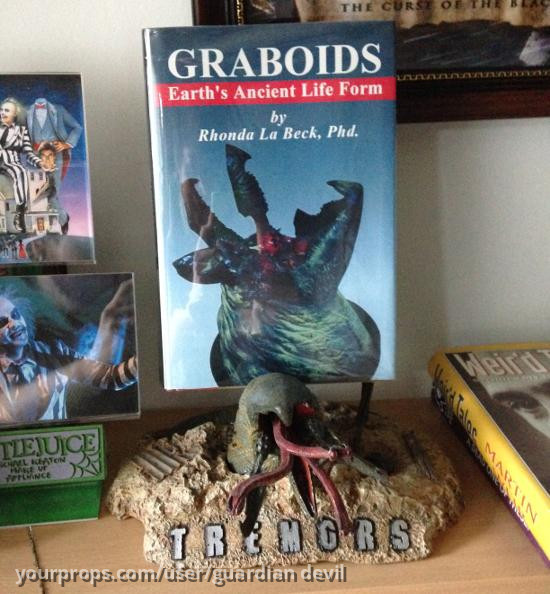 Graboids Book Prop by Rhonda La Beck (Finn Carter) – Tremors 3: Back to Perfection (2001) – image 1