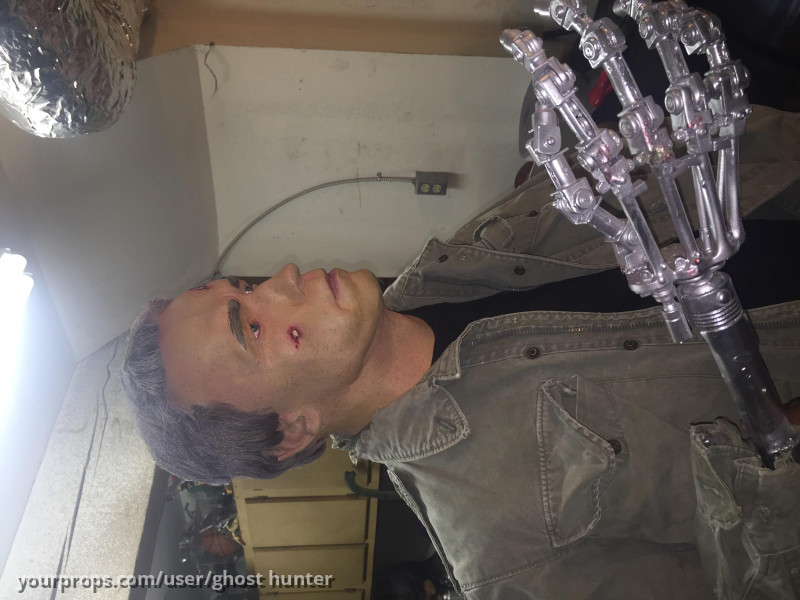 Lifesize guardian – Terminator Genisys (2015) – image 3