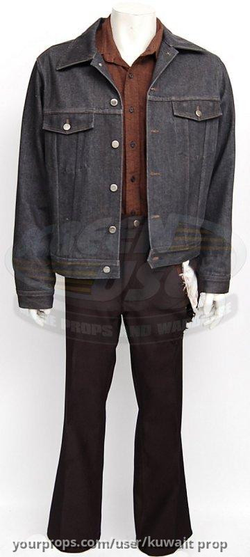 Anton Chigurh (Javier Bardem) screenmatched bloody costume – No Country for Old Men (2007) – image 1