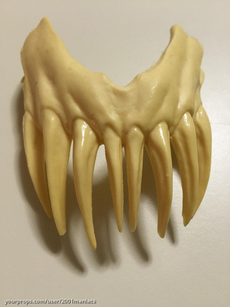 Monster's Teeth – The Cave (2005) – image 1