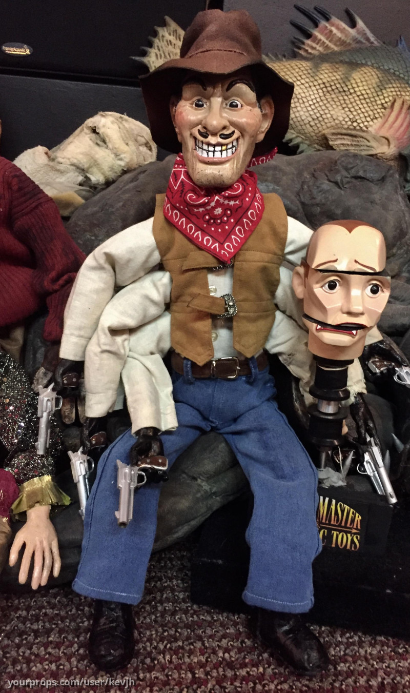 Six shooter – Puppet Master vs Demonic Toys (2004) – image 1