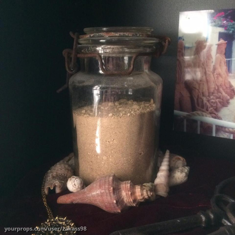 Jar of dirt – Pirates of the Caribbean: Dead Man's Chest (2006) – image 1