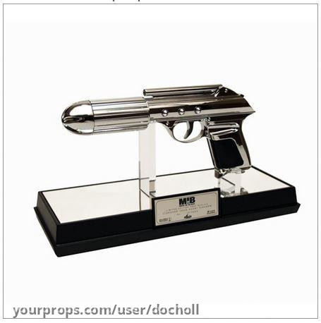 Standard Issue Agent Sidearm – Men in Black (1997) – image 1