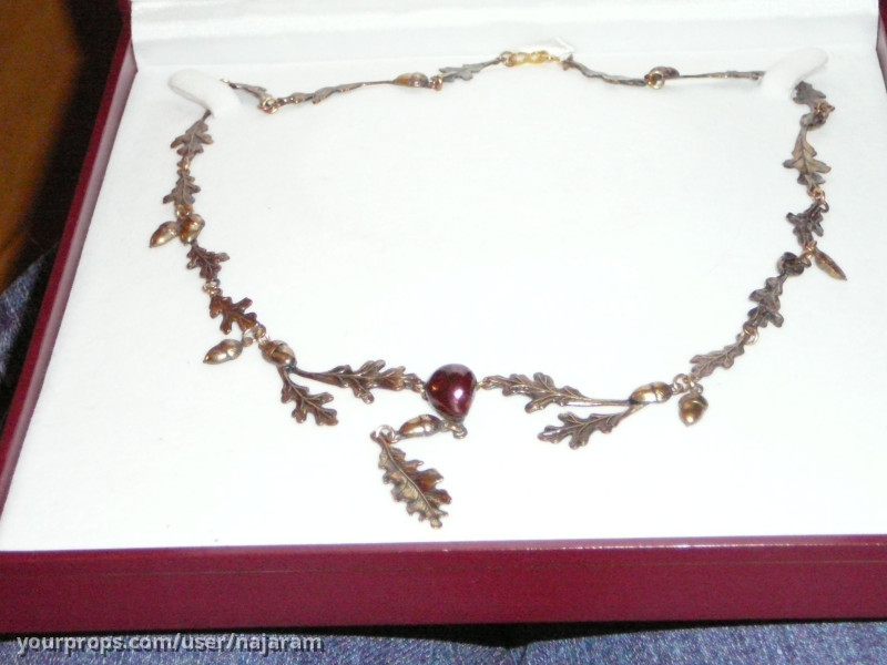 Lucretia's EP8 necklace – Spartacus: Vengeance Unleashed (2012) – image 2