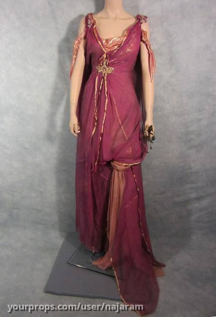 Seppia's EP4 gown and hair accessories – Spartacus: Vengeance Unleashed (2012) – image 1