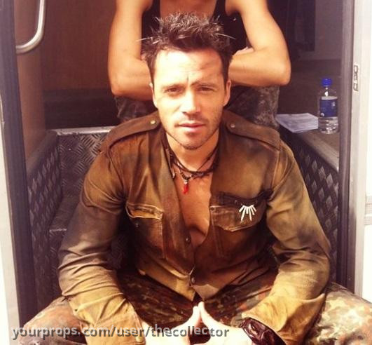 Carter's Jacket – Terra Nova (2011) – image 2