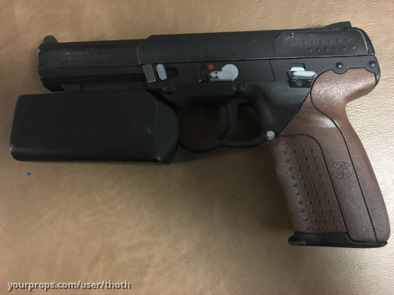 Resin FN 5-7 Pistol – Battlestar Galactica: The Plan (2009) – image 2