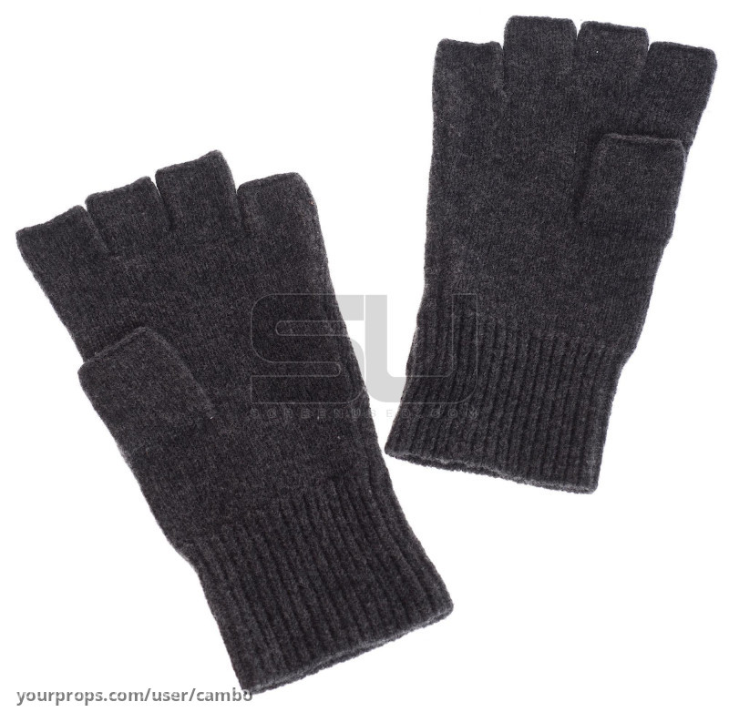 Abraham Setrakian's Gloves – The Strain (2014) – image 2