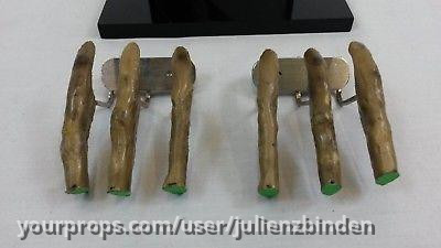 The Wolverine - SFX Stabbing Claws Prop – X-Men Origins: Wolverine (2009) – image 2