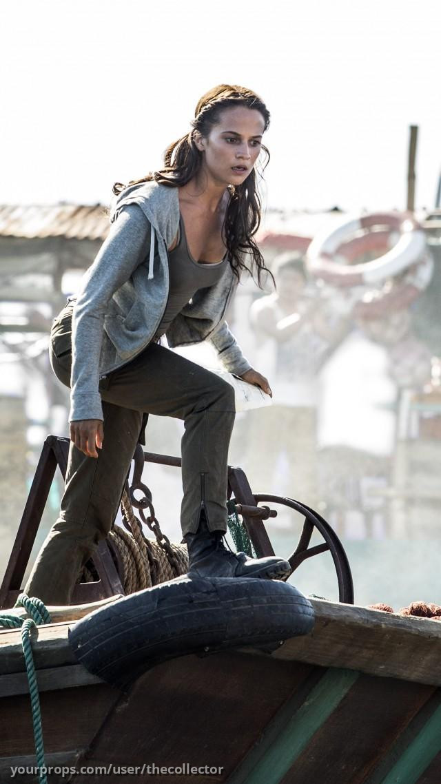 Lara's Grey Hoodie – Tomb Raider (2018) – image 2