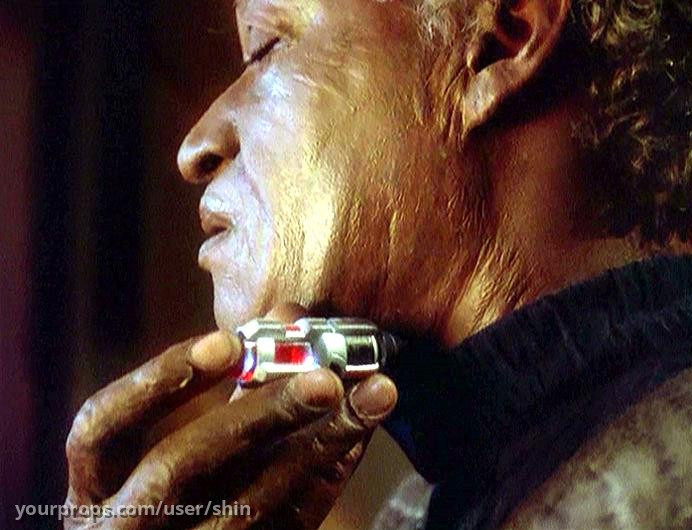 Small Hypo – Star Trek: Deep Space Nine (1993) – image 5