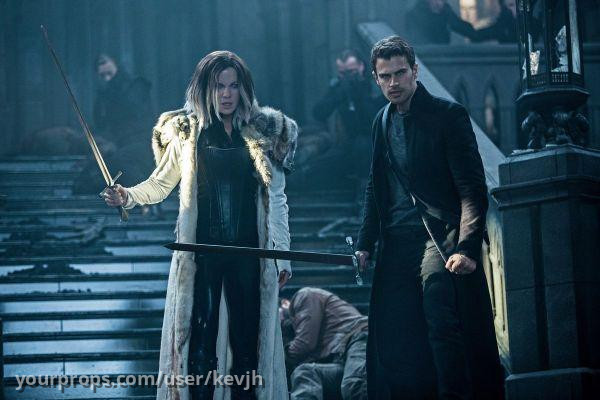Selene’s elder winter coat – Underworld: Blood Wars (2016) – image 3