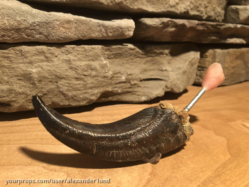 Velociraptor Claw – Jurassic Park (1993) – image 1