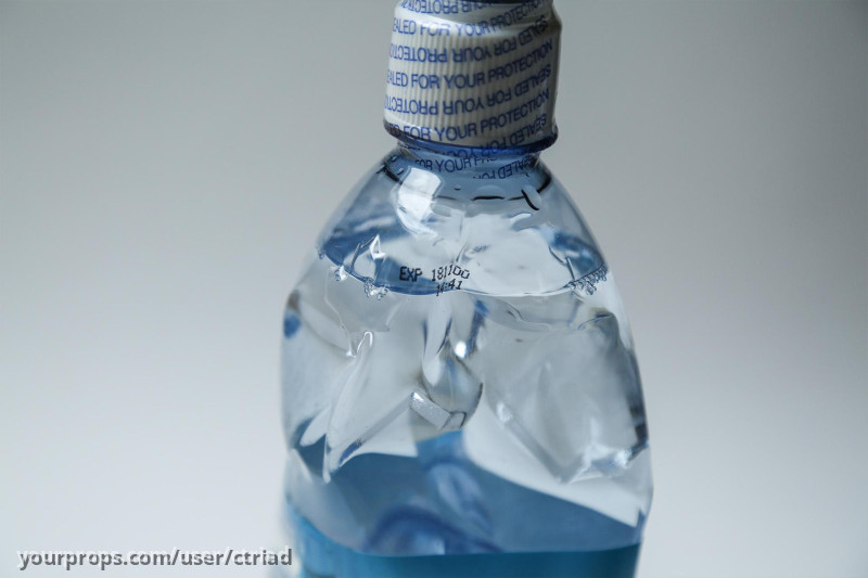 Water bottle – The Beach (2000) – image 3