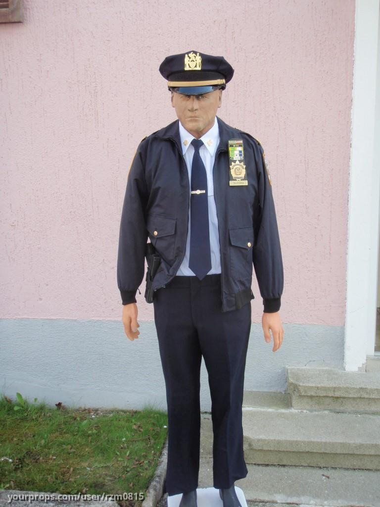 Screen Worn NYPD Captain McKenna Costume – 21 Bridges (2019) – image 1