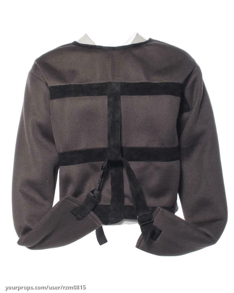Killjoys D'avin Jaqobis' Screen Worn Prison Straightjacket – Killjoys (2015) – image 1