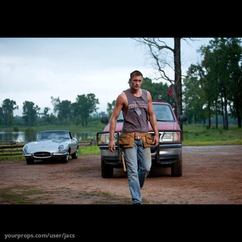 Charlie (Alexander Skarsgard) Shirt and Jeans – Straw Dogs (2011) – image 2