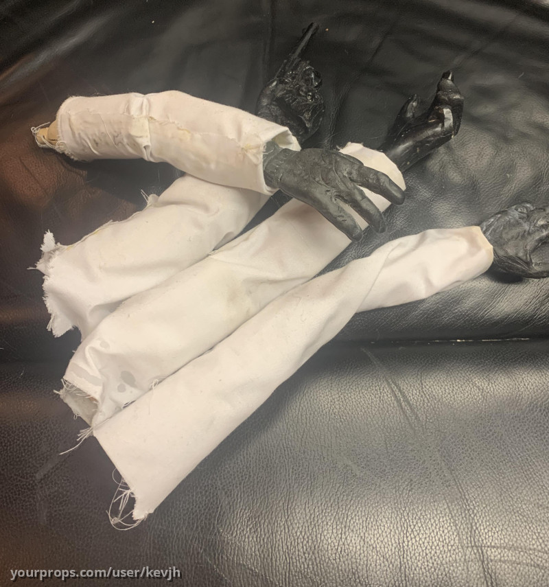 Damaged six shooter hands and arms – Puppet Master: Axis of Evil (2010) – image 1