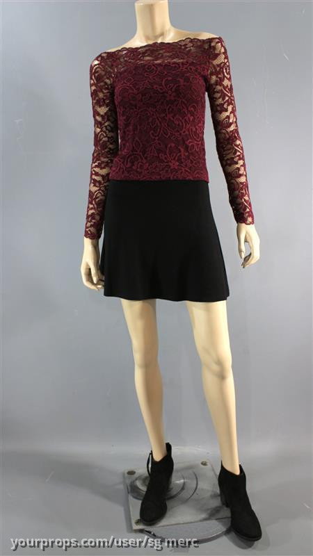 Shannon's Top, Skirt, Shoes – The Edge of Seventeen (2016) – image 1