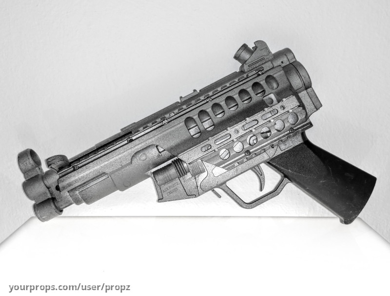 Weapons Lab Machine Pistol – Doom (2005) – image 1