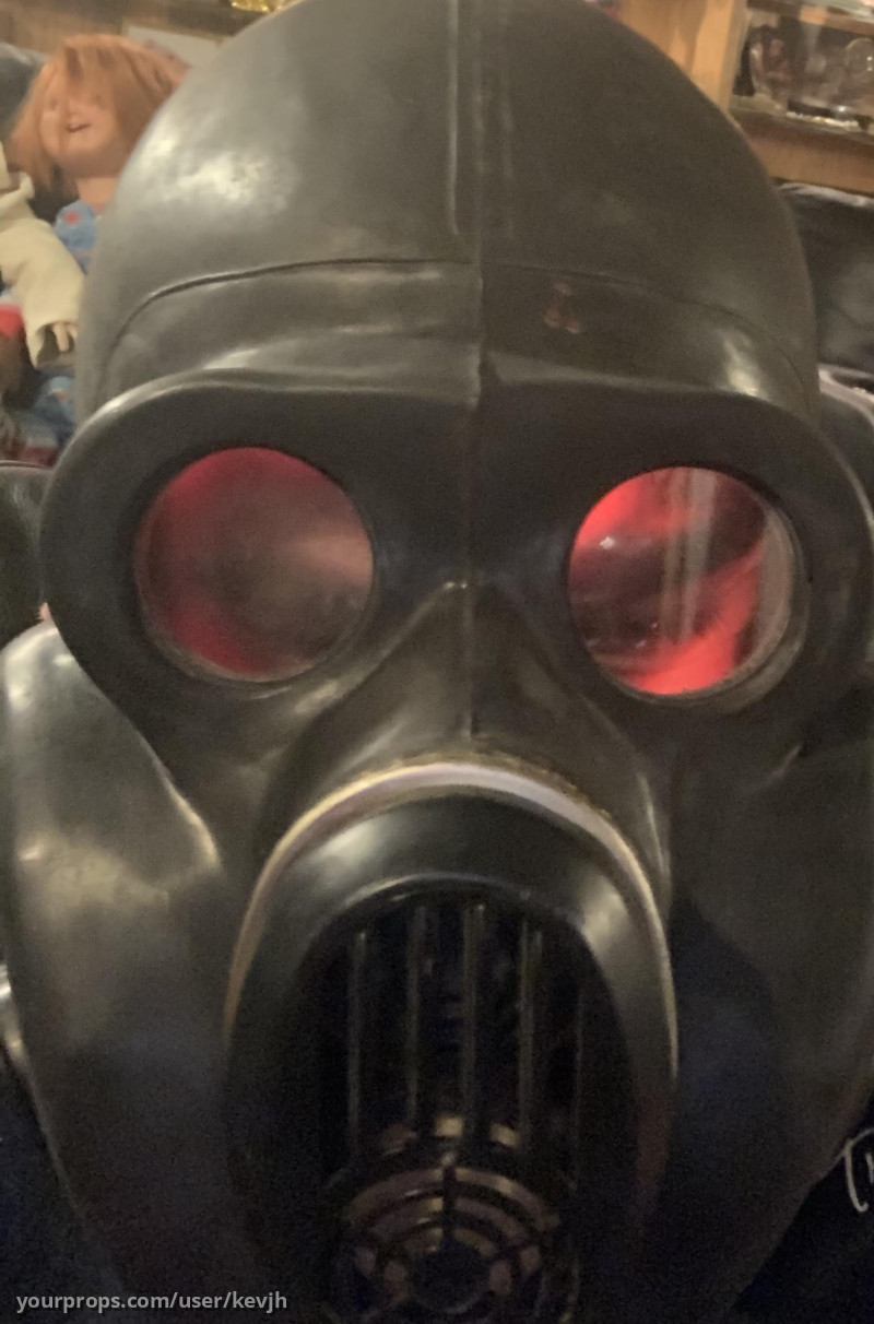 Gas mask worn by Camilla – The Girl in the Spider's Web (2018) – image 1